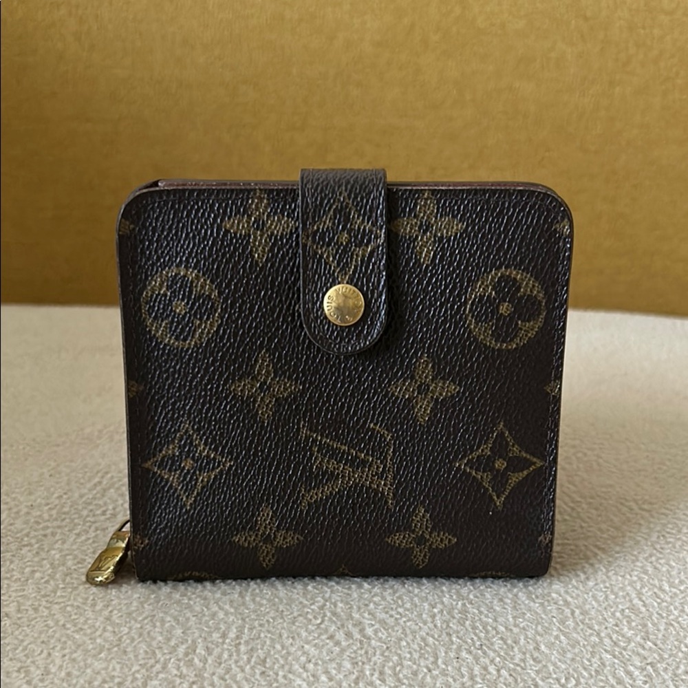 Louis Vuitton Monogram Women’s Compact Wallet